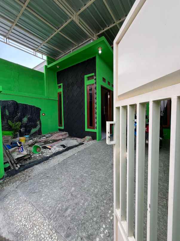 rumah siap huni 5x11 di batas kota surabaya barat