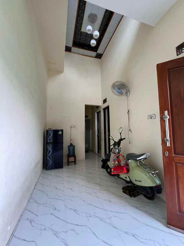 rumah siap huni 5x11 di batas kota surabaya barat