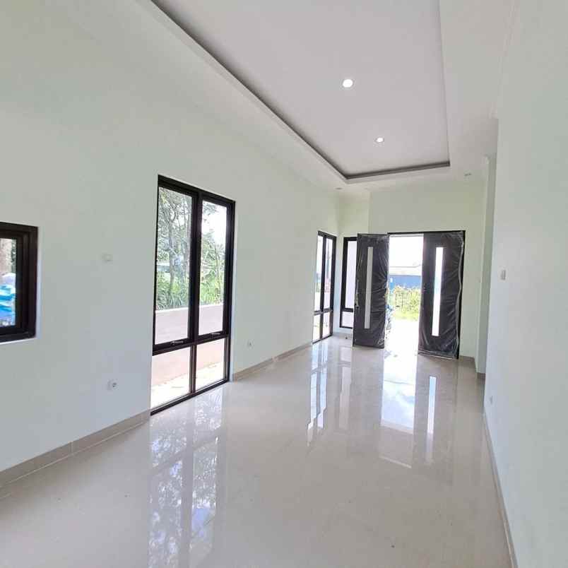 rumah siap huni 8 menit ke kampus uii di ngaglik