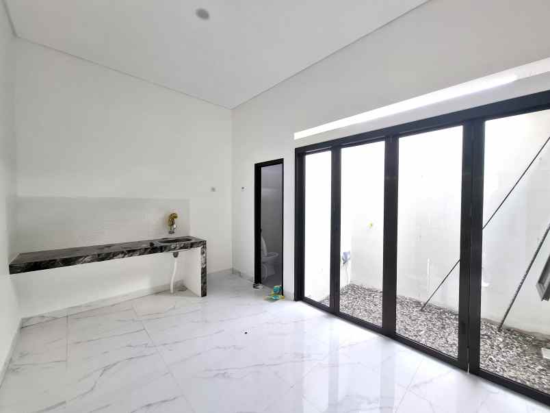 rumah siap huni dalam cluster one gate di kalasan