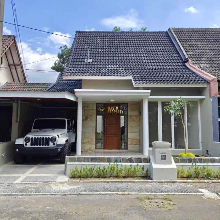 rumah siap huni dalam perumahan dekat jalan palagan