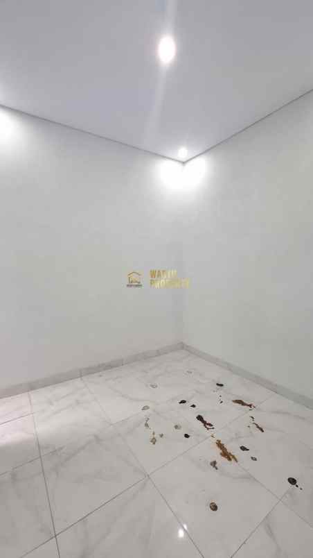 rumah siap huni desain modern 10 menit ke kampus upn