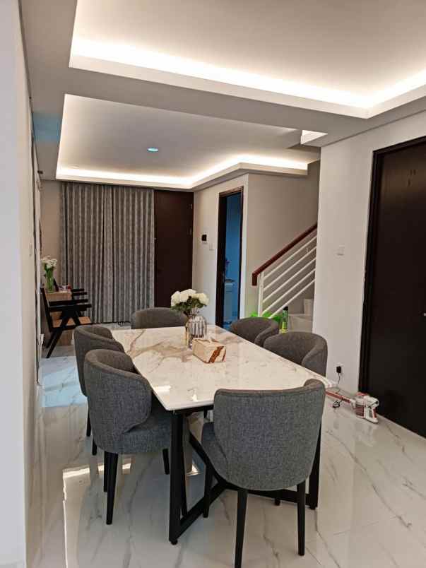 rumah siap huni di cluster shinano jgc jakarta timur