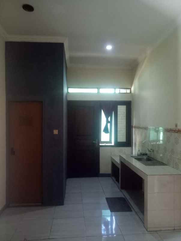 rumah startegis jalan 2 mobil dekat grand depok city