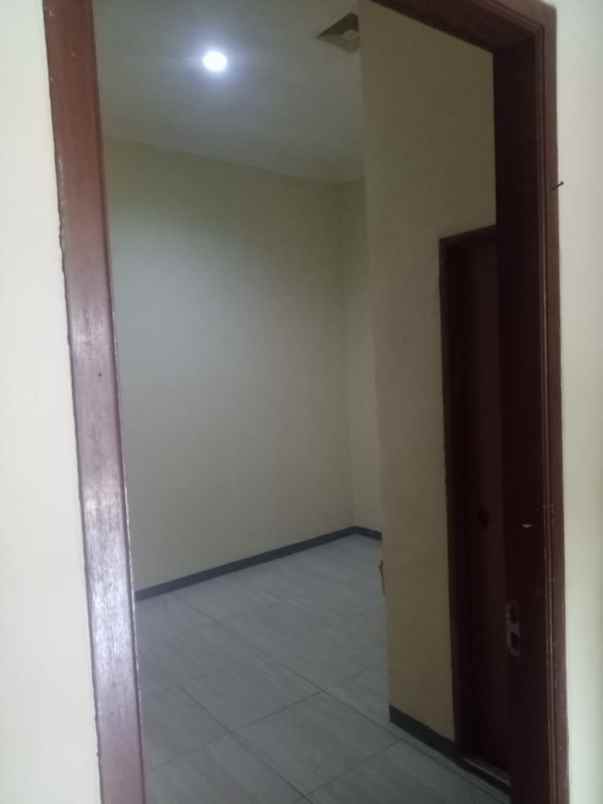 rumah startegis jalan 2 mobil dekat grand depok city