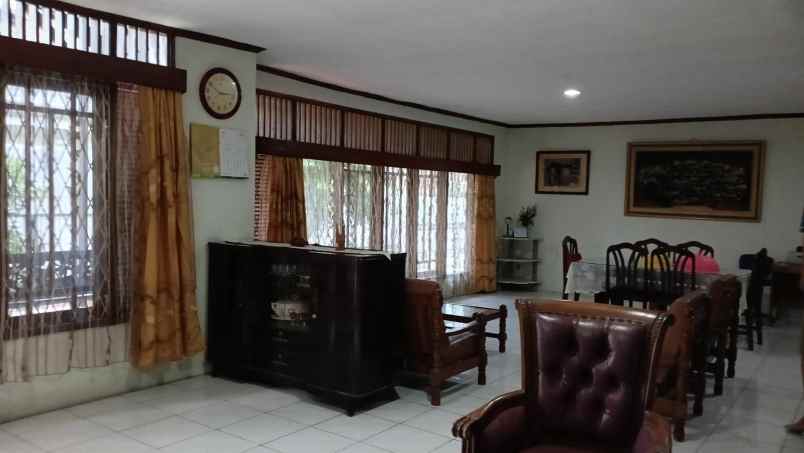 rumah tinggal jalan mandala tomang jakarta