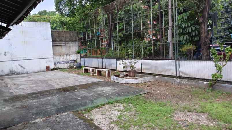 rumah tinggal jalan mandala tomang jakarta