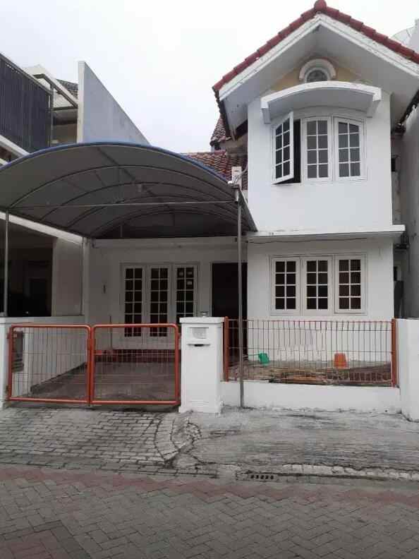 rumah vila valensia pakuwon