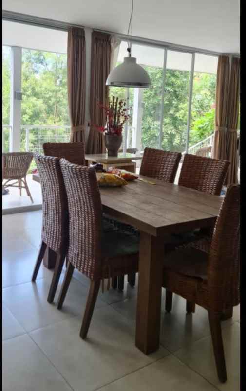 rumah villa di kawasan dago atas ada swimpool