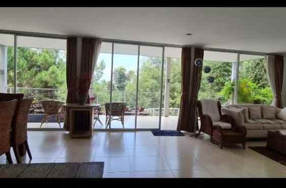 rumah villa di kawasan dago atas ada swimpool