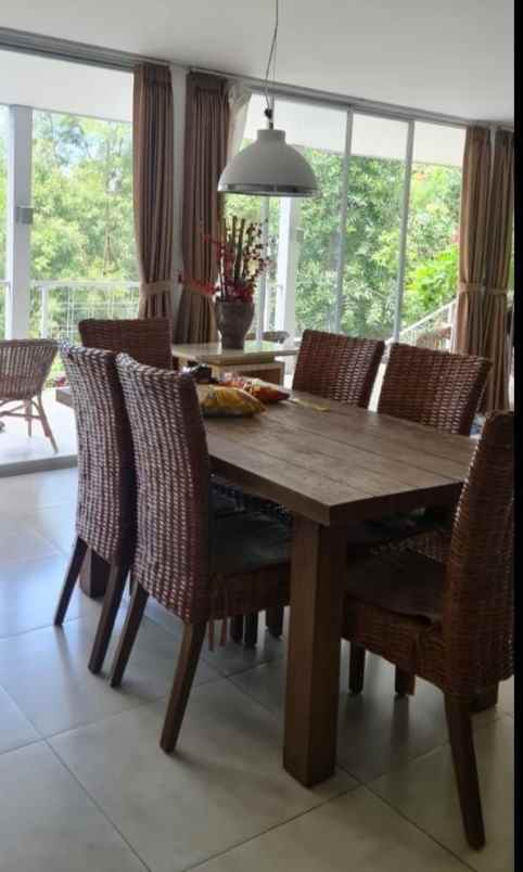 rumah villa di kawasan dago atas ada swimpool