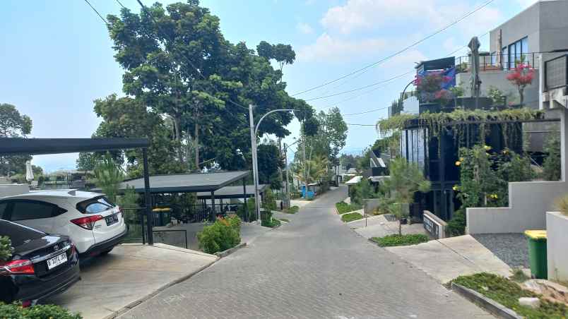 rumah villa di kawasan dago atas ada swimpool