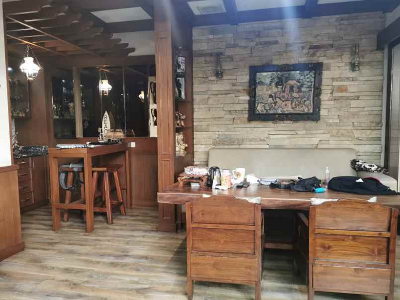 rumah villa permata gading