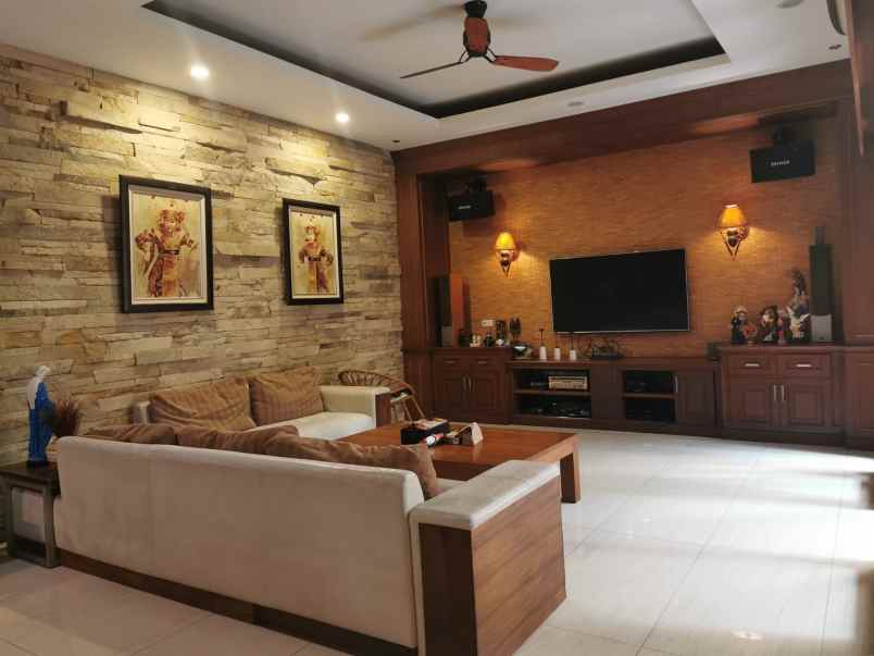 rumah villa permata gading