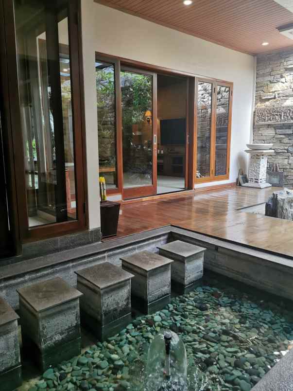 rumah villa permata gading