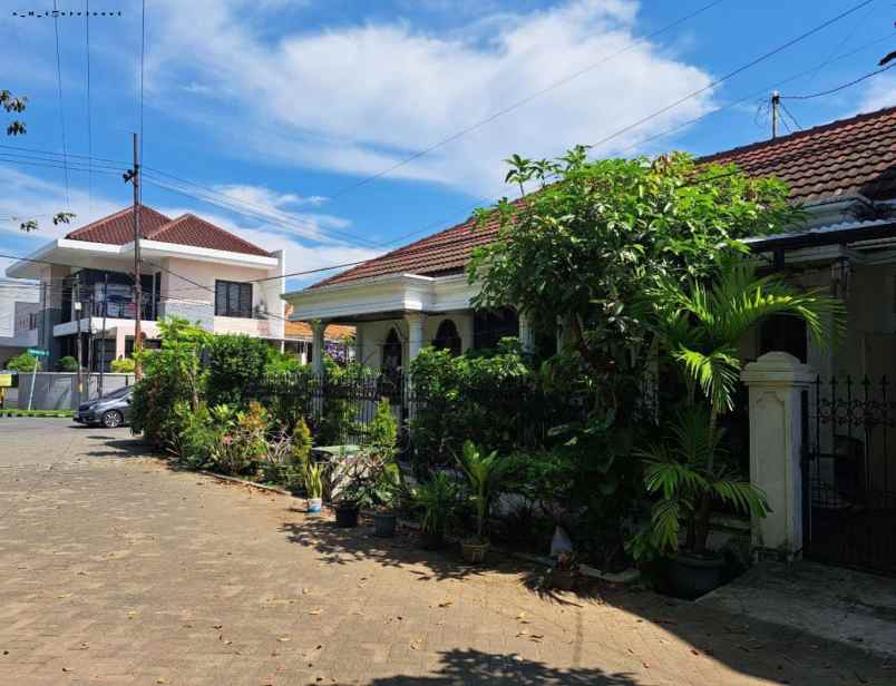 rumah wisma permai tengah strategis