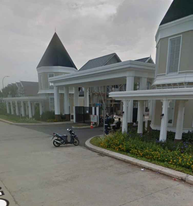 tanah hook di cluster south thames jgc jakarta timur