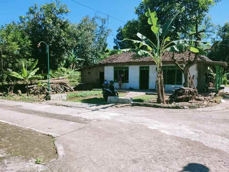 tanah kuto kerjo karanganyar