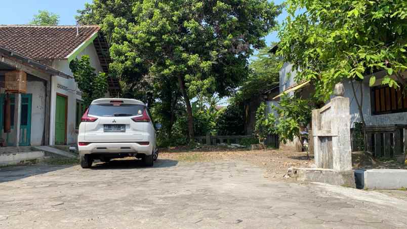 tanah maguwo barat kampus sanata dharma