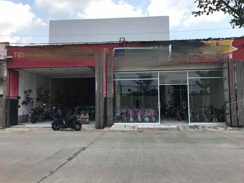 toko siap digunakam jalan barito semarang