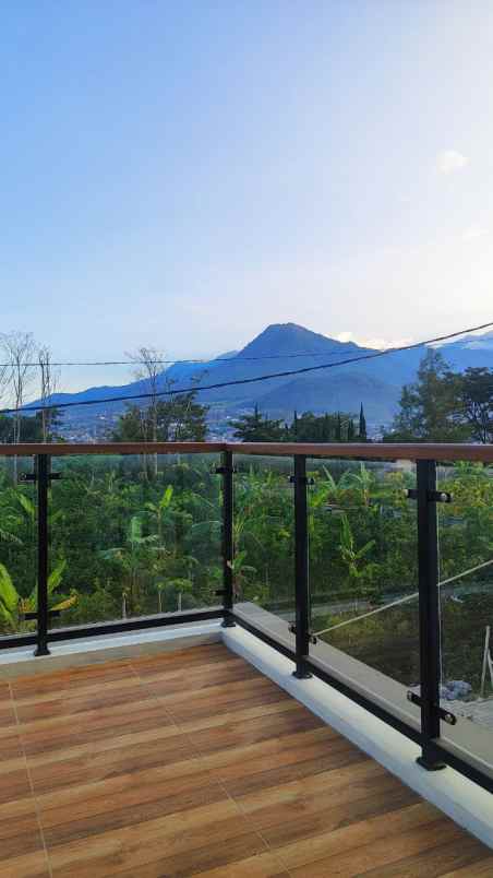 villa dekat wisata alun alun kota batu