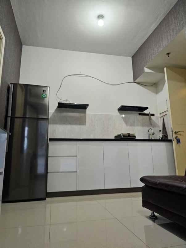 apartemen amor lantai 6 pakuwon city fully furnished