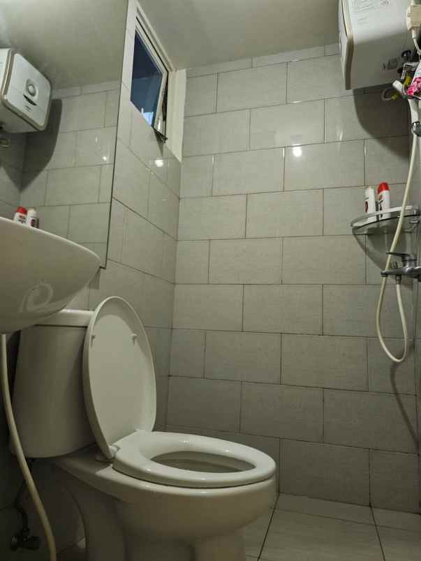 apartemen amor lantai 6 pakuwon city fully furnished