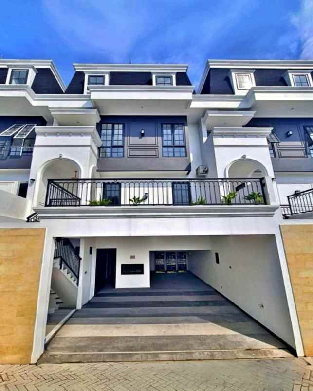 bagai istana rumah pejaten pasar minggu