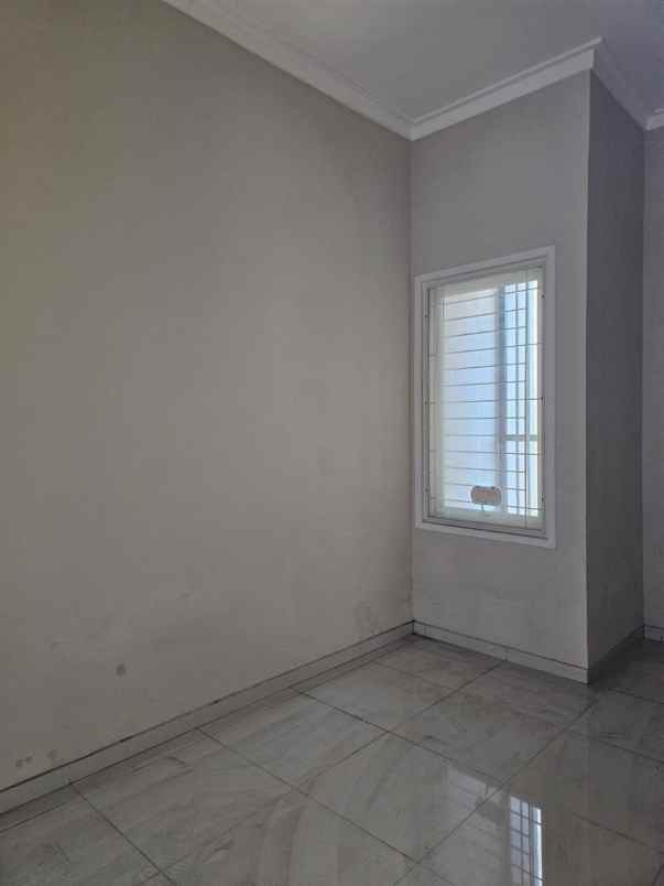 baru gress 1m an pondok tjandra delima barat sidoarjo