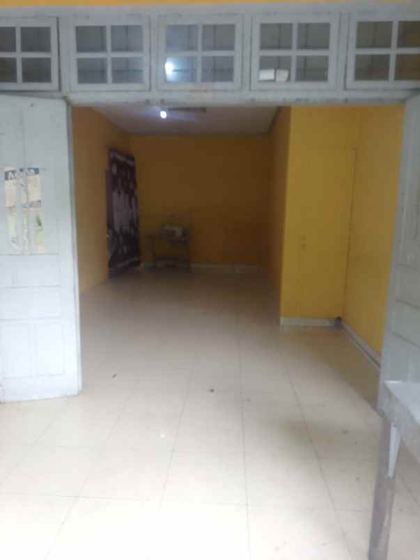 di sewakan ruang usaha pinggir jalan