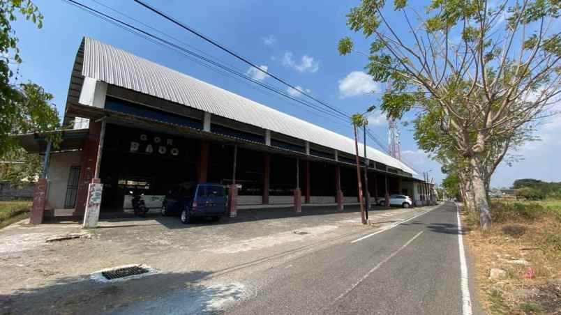 dijual gor futsal badminton di madiun
