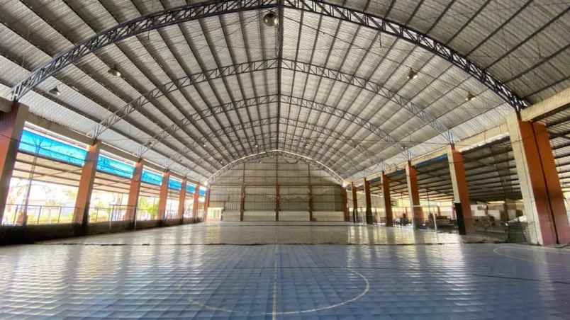 dijual gor futsal badminton di madiun