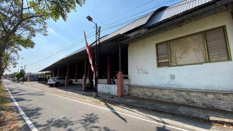 dijual gor futsal badminton di madiun