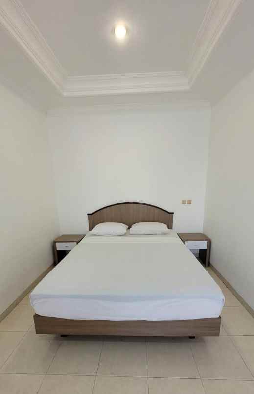 dijual hotel caturtunggal kec depok