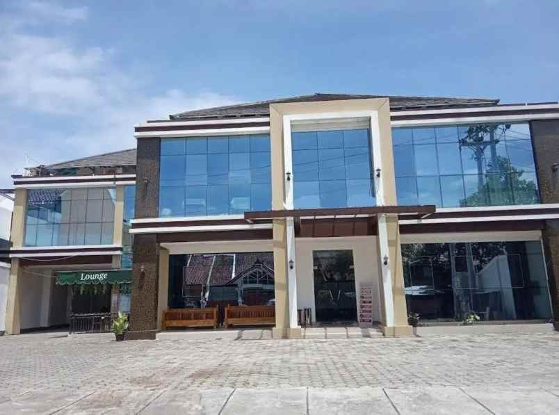 dijual hotel jl babaran