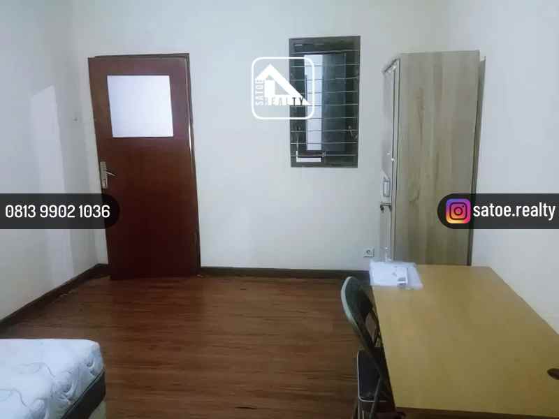 dijual kost jl anggrek cendrawasih