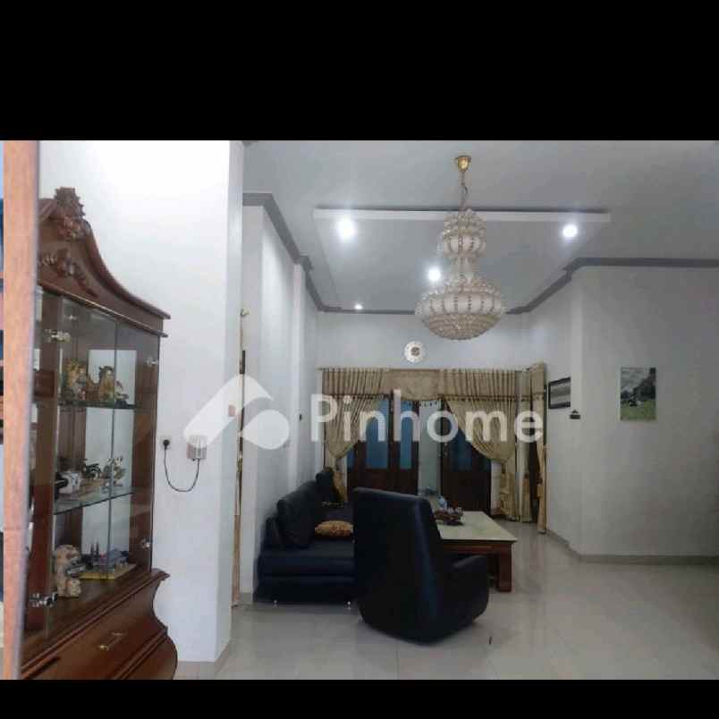 dijual perumahan elit di pusat kota full furnish