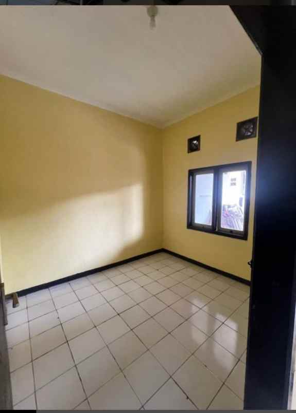 dijual rugi rumah siap huni di rungkut surabaya
