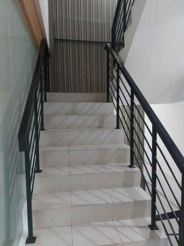 dijual ruko di prominence alam sutera pinang tangerang