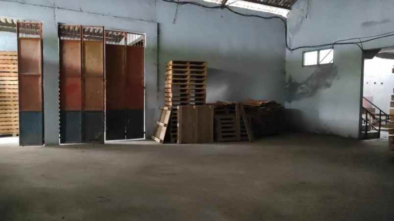 dijual ruko gudang kantor desa sumengko