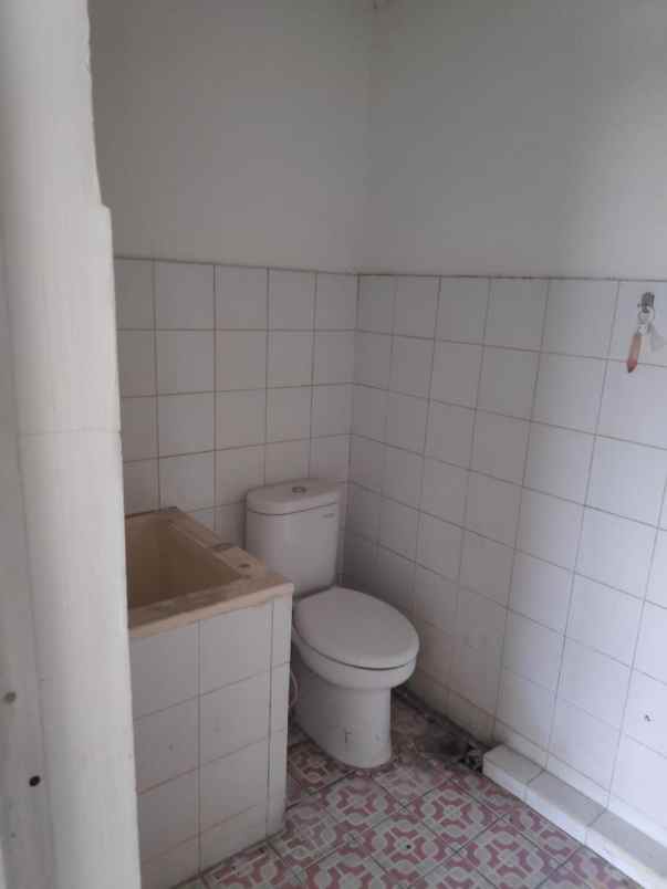 dijual ruko gudang kantor kawasan pergudangan 8