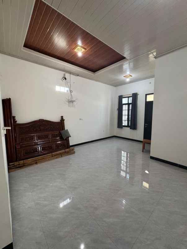 dijual ruko gudang kantor rawalumbu