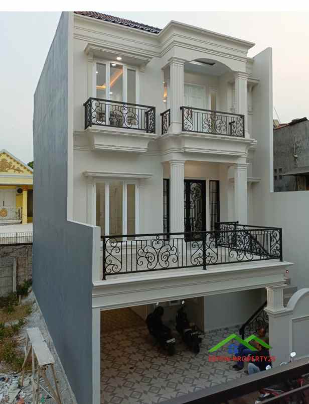 dijual rumah 3 lantai siap huni di jagakarsa