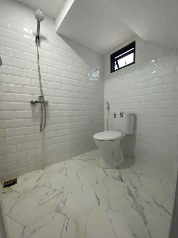 dijual rumah abadijaya