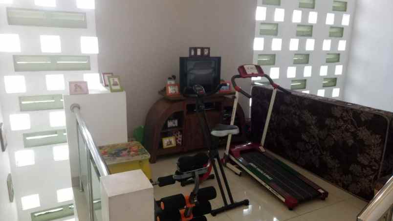 dijual rumah antapani