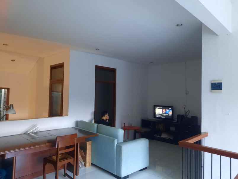 dijual rumah antapani jl sukanagara