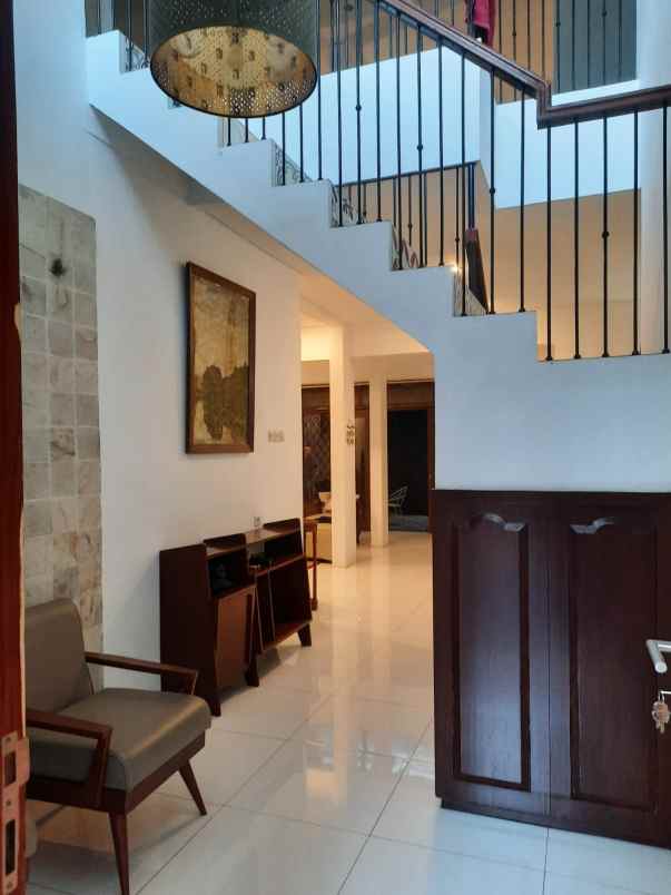 dijual rumah antapani jl sukanagara