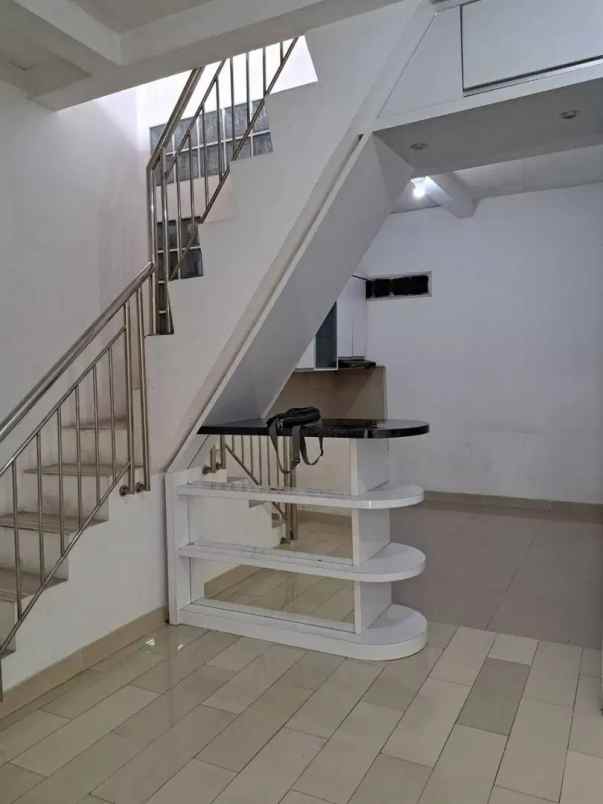 dijual rumah antapani pratista sayap