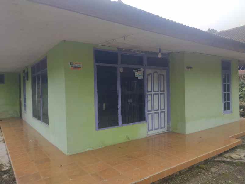 dijual rumah apa ada nya tinggal renov saja