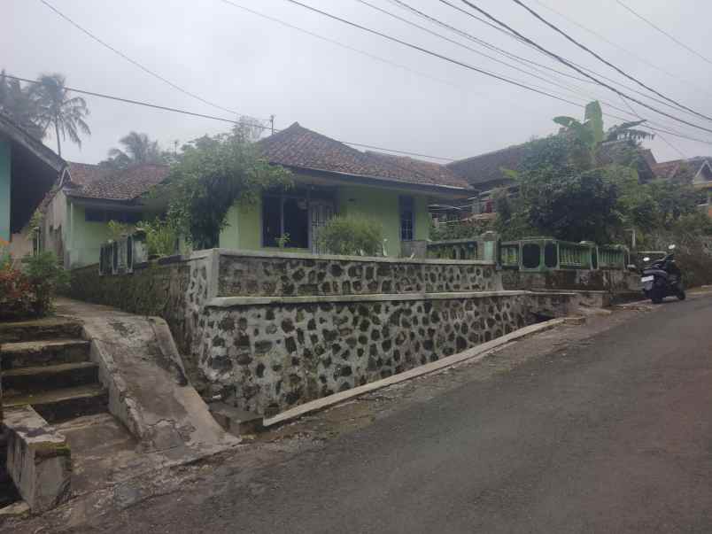 dijual rumah apa ada nya tinggal renov saja